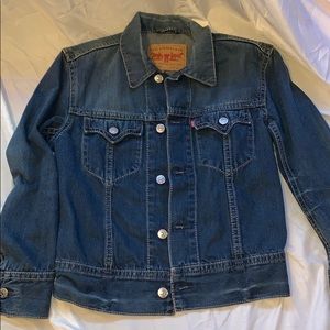 levi’s denim jacket